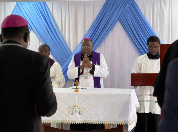 Messe des laudes en prélude du lancement de la CEPY au CICM à Ekombitié